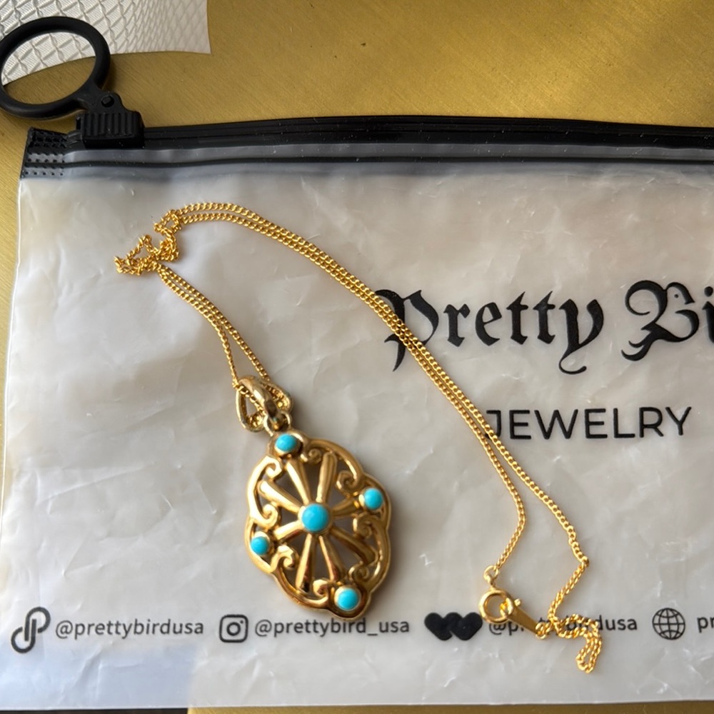 Brand New Pretty Bird Gold and Turquoise Pendant Necklace